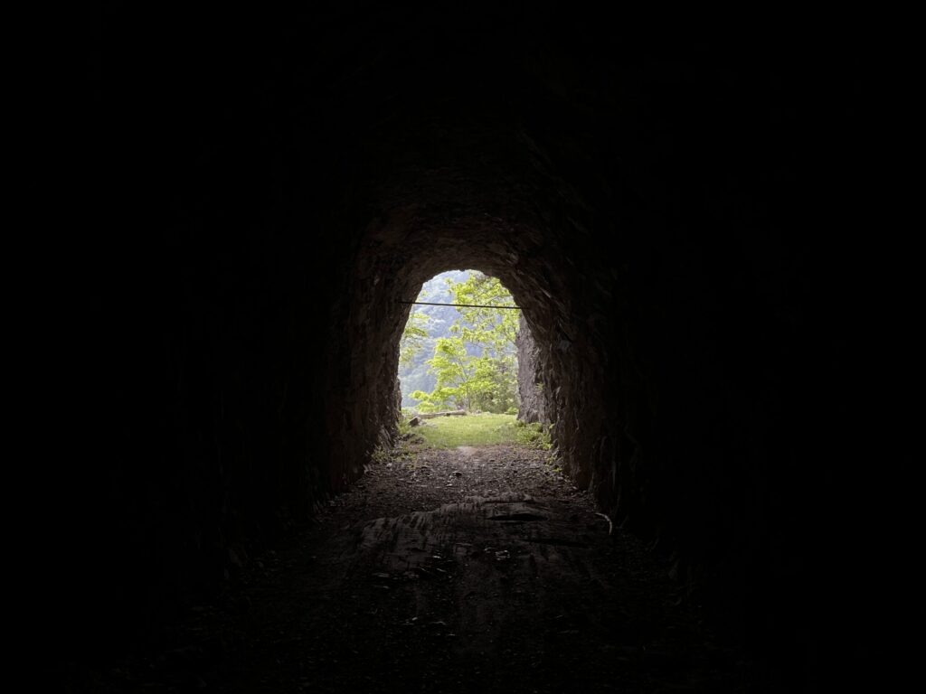 秩父 大達原の手掘り隧道からの風景